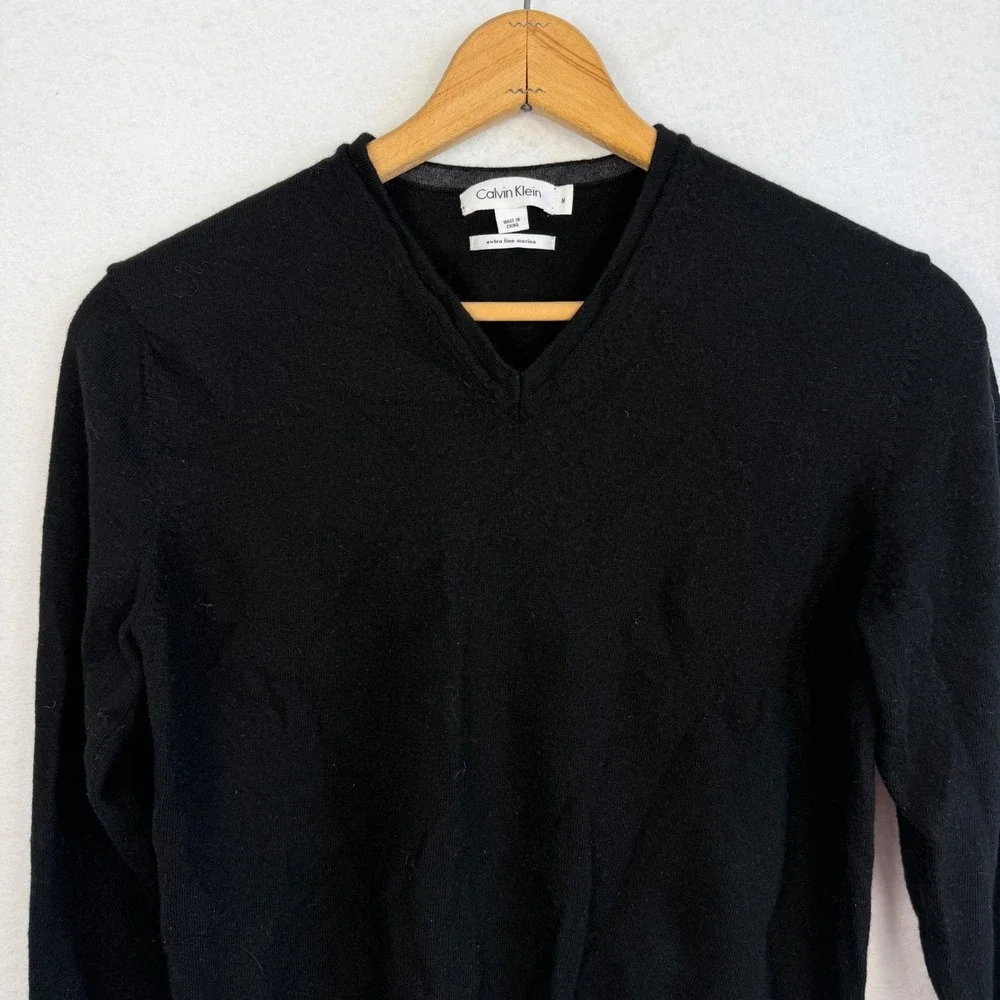 Calvin Klein classic neck